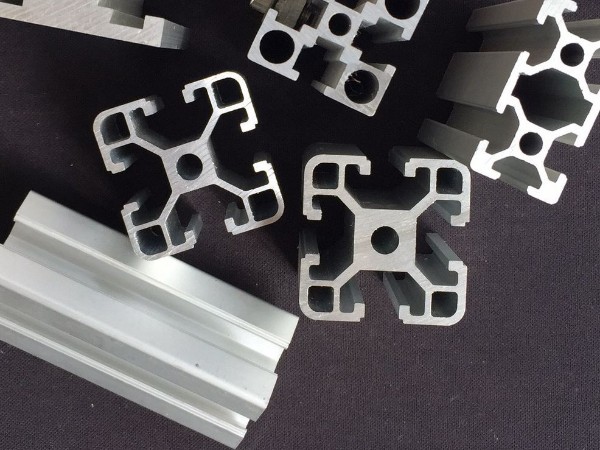 鋁型材廠家在面對自然災害的時候應該做什么？