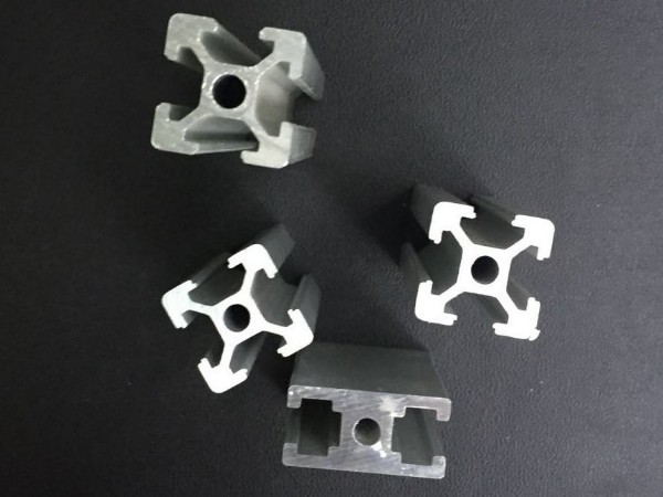 小截面工業(yè)鋁型材的用途有哪些？