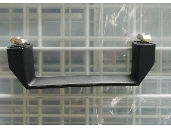 移動(dòng)圍欄上面的把手是如何安裝的？